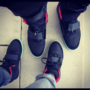 Chelsea Kim Kanye Same Shoes X2 Chelsea Kim Kanye Same Shoes X2
